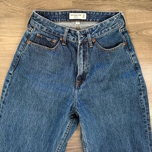 Abercrombie & Fitch Women's High Rise Blue Jeans in dark blue size 25/0s